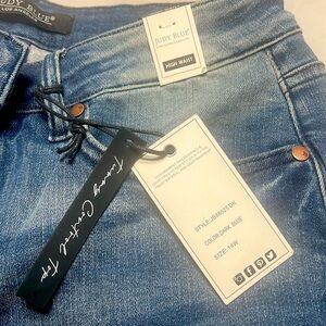 Judy Blue Skinny jeans. Never worn